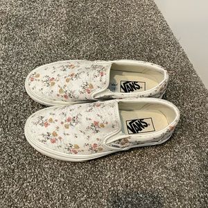 Adorable vintage floral Vans gently worn
